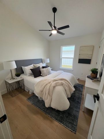 2855 N Seventh St, St Augustine, FL 32084