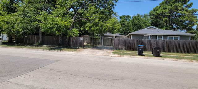 6840 Van Natta Lane, Fort Worth, TX 76112