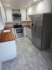 4558 Willis 114, Sherman Oaks, CA 91403