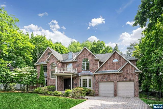 19 Walker Avenue, Closter, NJ 07624