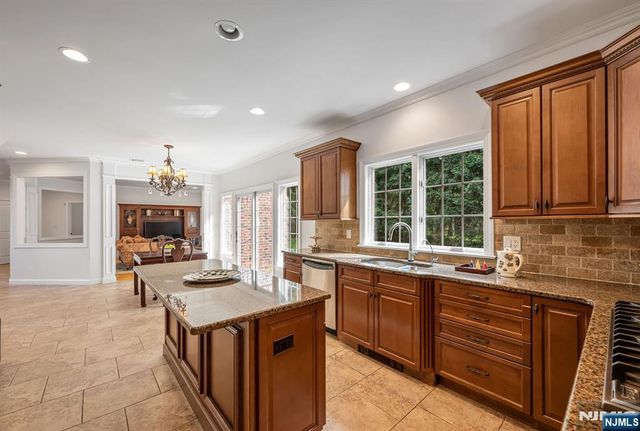 19 Walker Avenue, Closter, NJ 07624