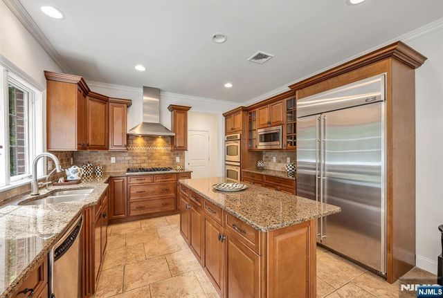 19 Walker Avenue, Closter, NJ 07624