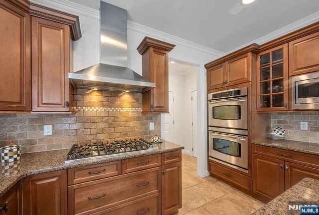 19 Walker Avenue, Closter, NJ 07624