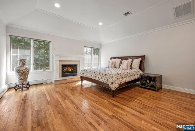 19 Walker Avenue, Closter, NJ 07624