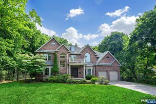 19 Walker Avenue, Closter, NJ 07624
