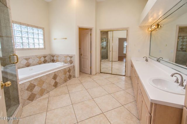 912 Los Pinos Way, El Paso, TX 79912