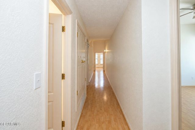 912 Los Pinos Way, El Paso, TX 79912