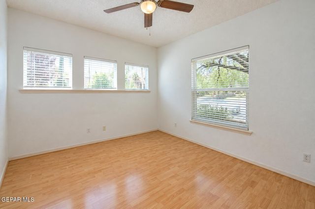 912 Los Pinos Way, El Paso, TX 79912