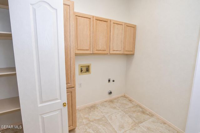 912 Los Pinos Way, El Paso, TX 79912