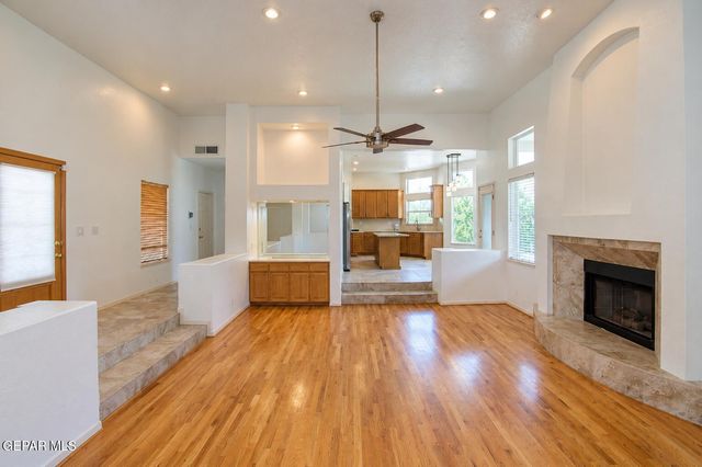 912 Los Pinos Way, El Paso, TX 79912