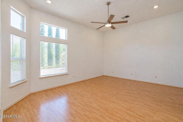 912 Los Pinos Way, El Paso, TX 79912