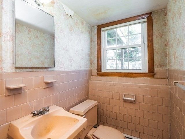6 Barnes Ave, Salem, MA 01970