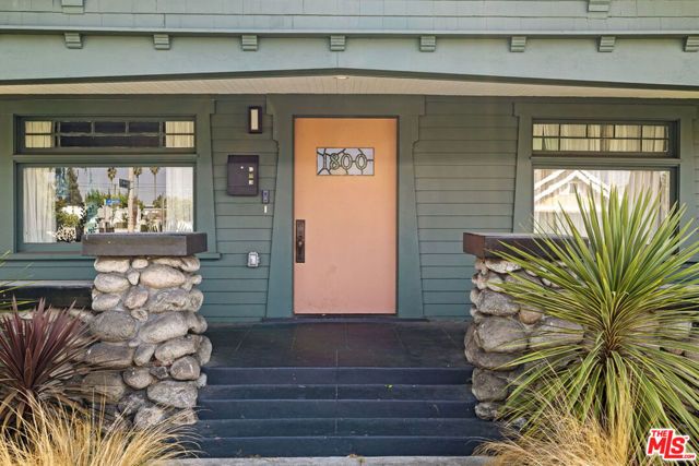 1800 W 42nd Street, Los Angeles, CA 90062