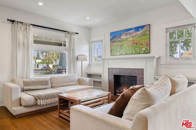 1800 W 42nd Street, Los Angeles, CA 90062