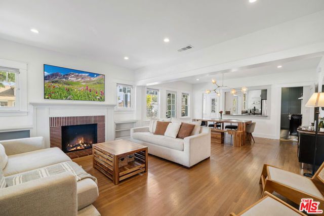 1800 W 42nd Street, Los Angeles, CA 90062