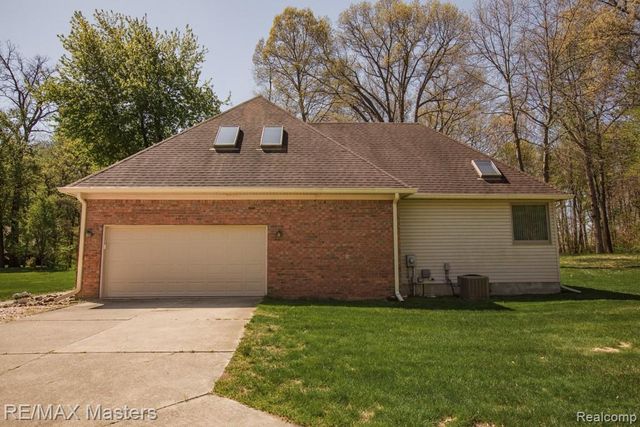 27178 John Drive, Huron Charter Township, MI 48164