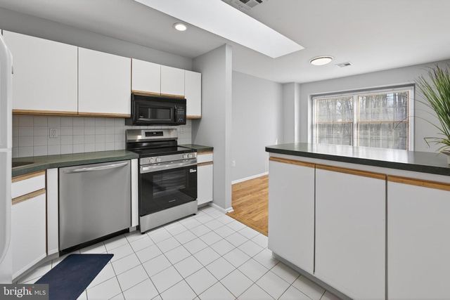 141 CHALKBOARD CT, Moorestown, NJ 08057