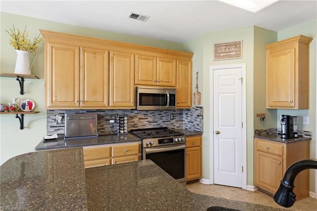 23141 Harbor Towne DR, Carrollton, VA 23314