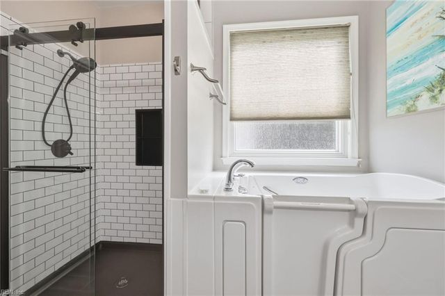23141 Harbor Towne DR, Carrollton, VA 23314