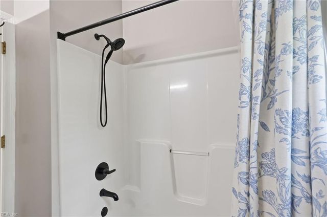23141 Harbor Towne DR, Carrollton, VA 23314