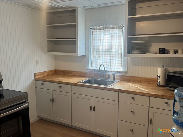 312 Keller Street, Cuero, TX 77954