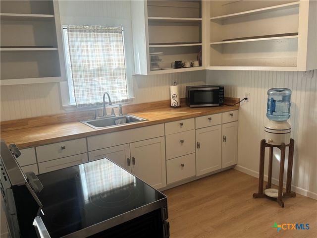 312 Keller Street, Cuero, TX 77954