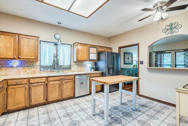 336 Primrose DR, Kyle, TX 78640