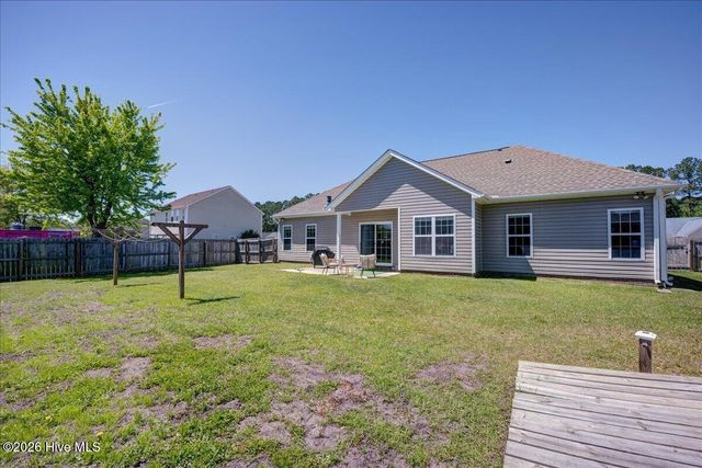 110 Blackheath Drive, New Bern, NC 28560