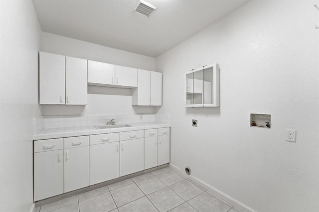 2273 McCaffery Ln, Riverbank, CA 95367