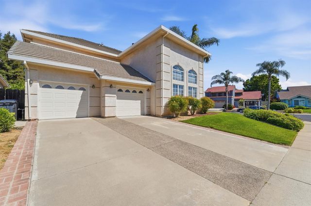 2273 McCaffery Ln, Riverbank, CA 95367