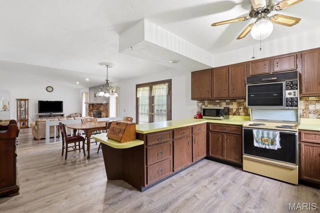 15 Whitewood Court, St Peters, MO 63376