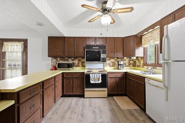 15 Whitewood Court, St Peters, MO 63376