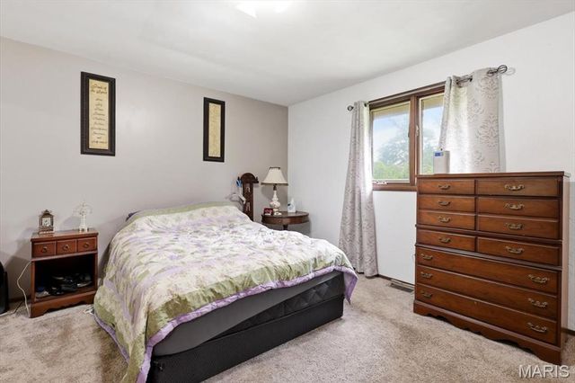 15 Whitewood Court, St Peters, MO 63376