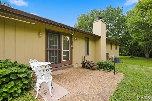 15 Whitewood Court, St Peters, MO 63376