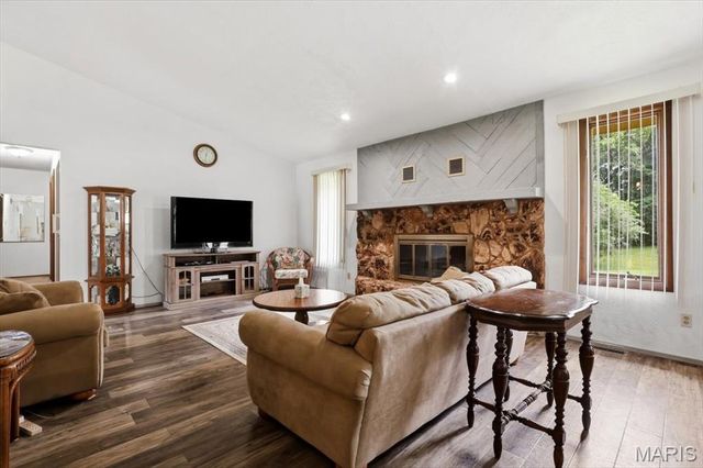 15 Whitewood Court, St Peters, MO 63376