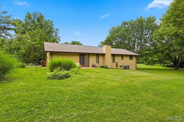 15 Whitewood Court, St Peters, MO 63376