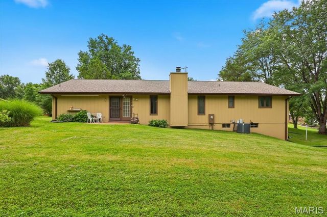 15 Whitewood Court, St Peters, MO 63376