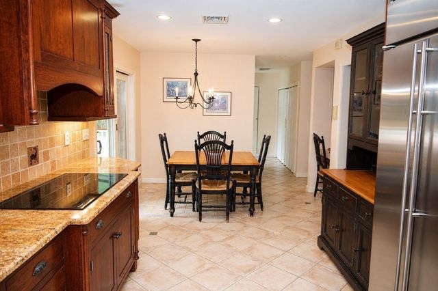 52 Brentwood, Chelmsford, MA 01824