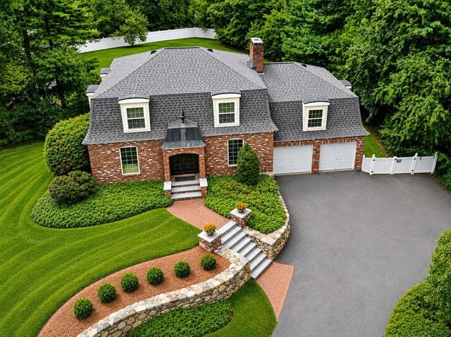 52 Brentwood, Chelmsford, MA 01824