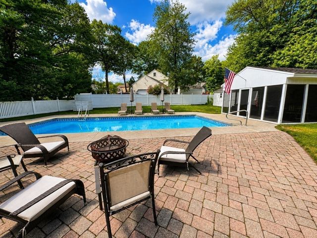 52 Brentwood, Chelmsford, MA 01824