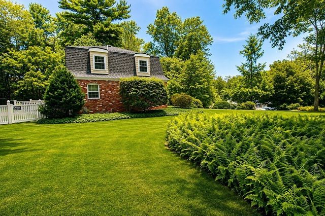 52 Brentwood, Chelmsford, MA 01824