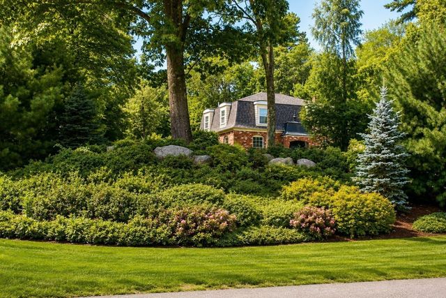 52 Brentwood, Chelmsford, MA 01824