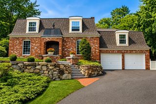 52 Brentwood, Chelmsford, MA 01824