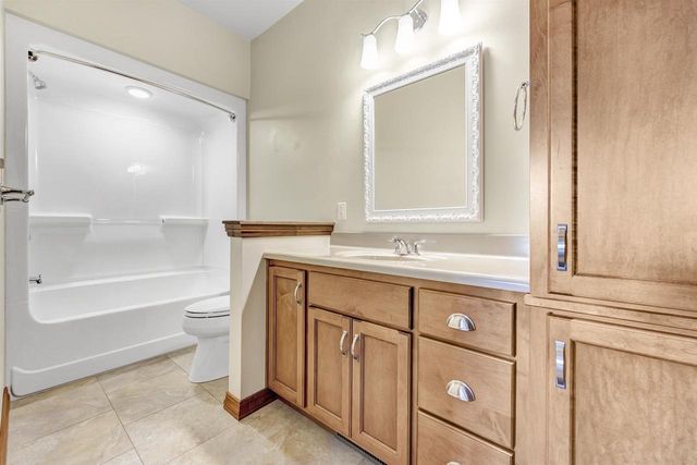 2206 BLUE STEM LANE, De Pere, WI 54115