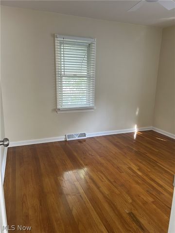 682 Barbara Avenue, Akron, OH 44306