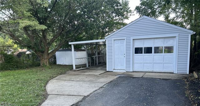 682 Barbara Avenue, Akron, OH 44306