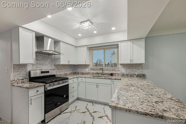3461 Lancaster Drive, Sterling Heights, MI 48310