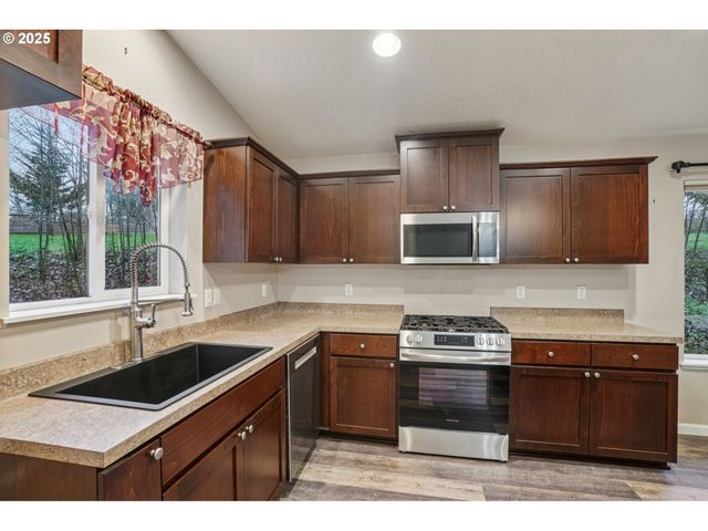 351 STELLA Rd, Longview, WA 98632