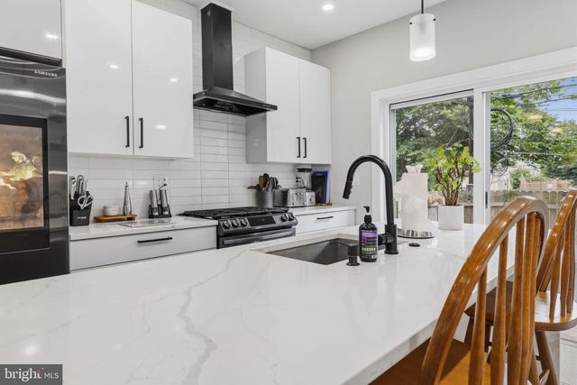 3041 W HARPER ST, Philadelphia, PA 19130