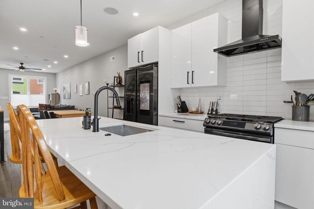 3041 W HARPER ST, Philadelphia, PA 19130